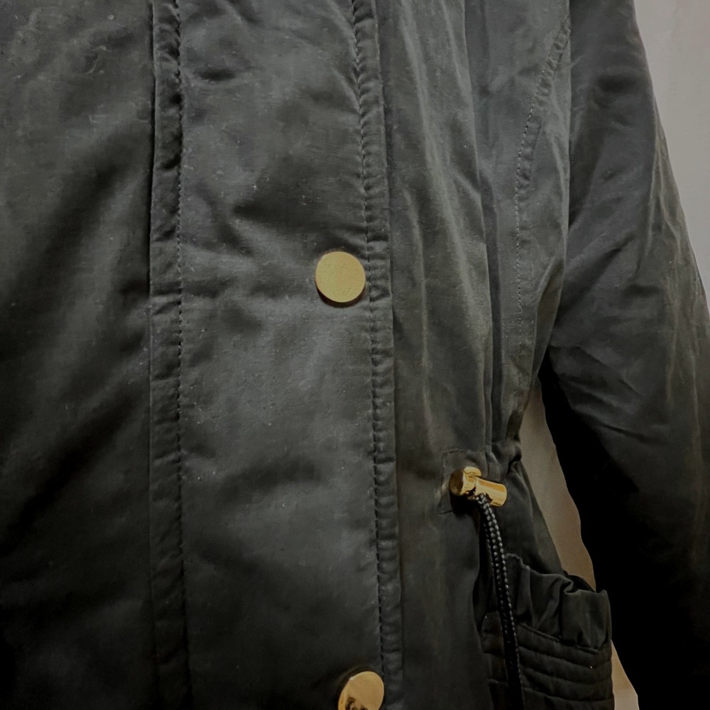Womens Small Black Faux Fur Hooded Parka Jacket Gold Accents‎ Drawstring